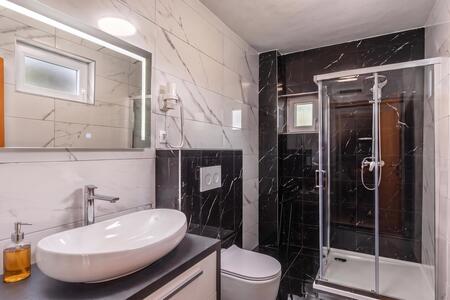 Bagno con doccia