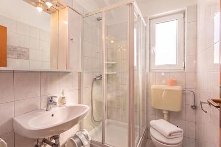 Bagno con doccia