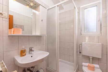 Bagno con doccia