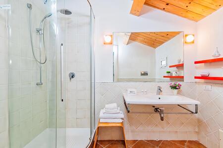 Bagno con doccia