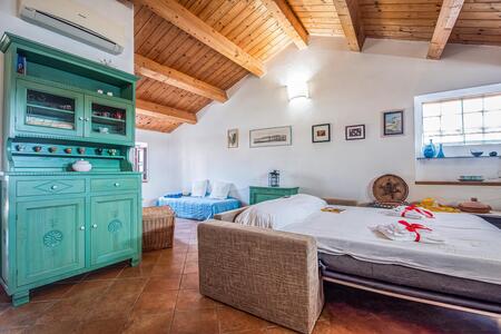 Divano letto (zona notte per monolocale)