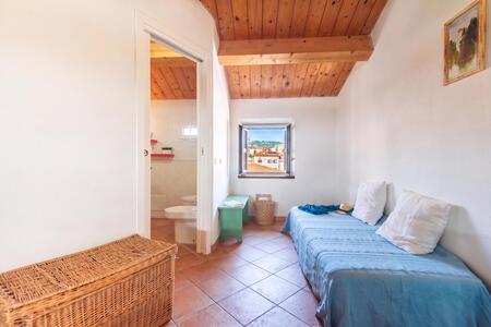 Divano letto (zona notte per monolocale)