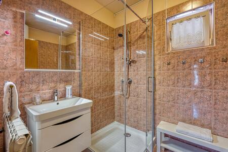 Bagno con doccia