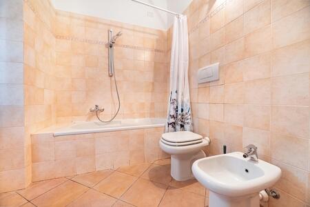Bagno con doccia