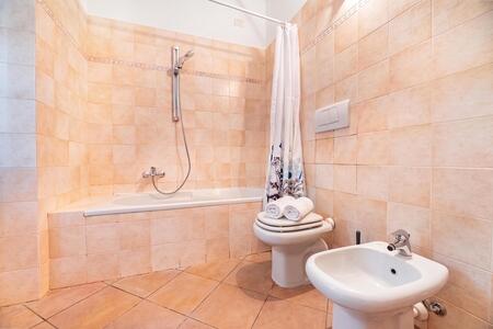 Bagno con doccia