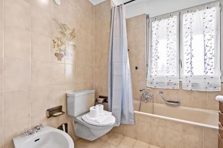 Badkamer met ligbad