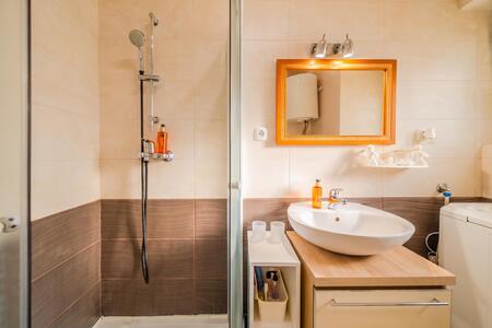 Bagno con doccia