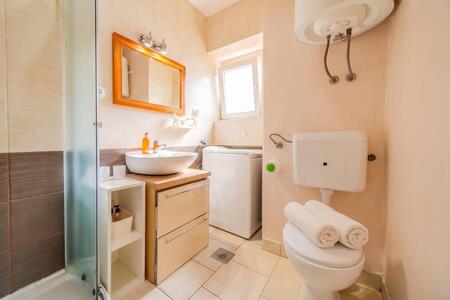 Bagno con doccia
