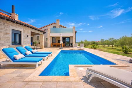 Private Pool