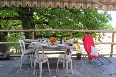 Zona de comedor al aire libre