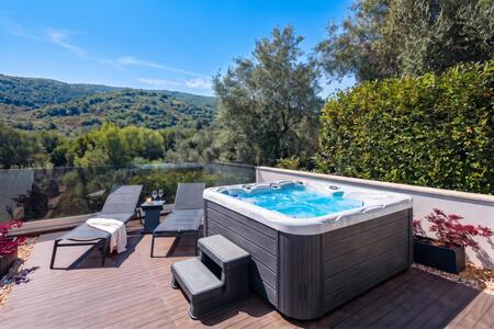 Jacuzzi