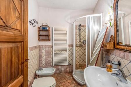 Badkamer met douche