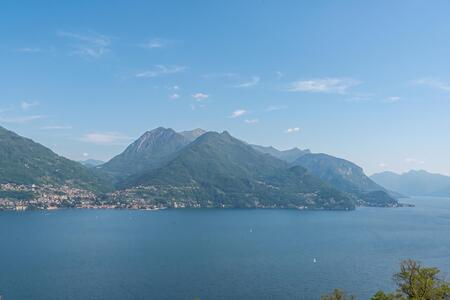 Vista al lago