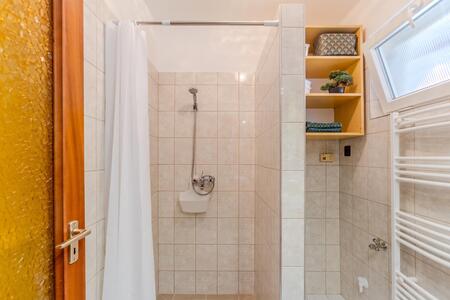 Bagno con doccia