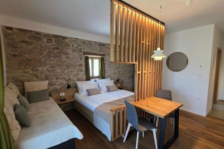 Sleeping area / alcove