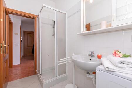 Bagno con doccia
