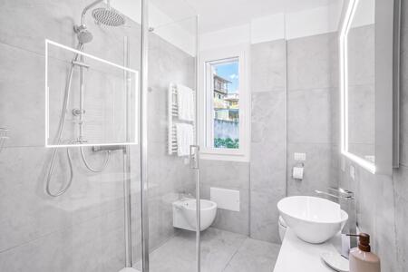 Zweites Badezimmer