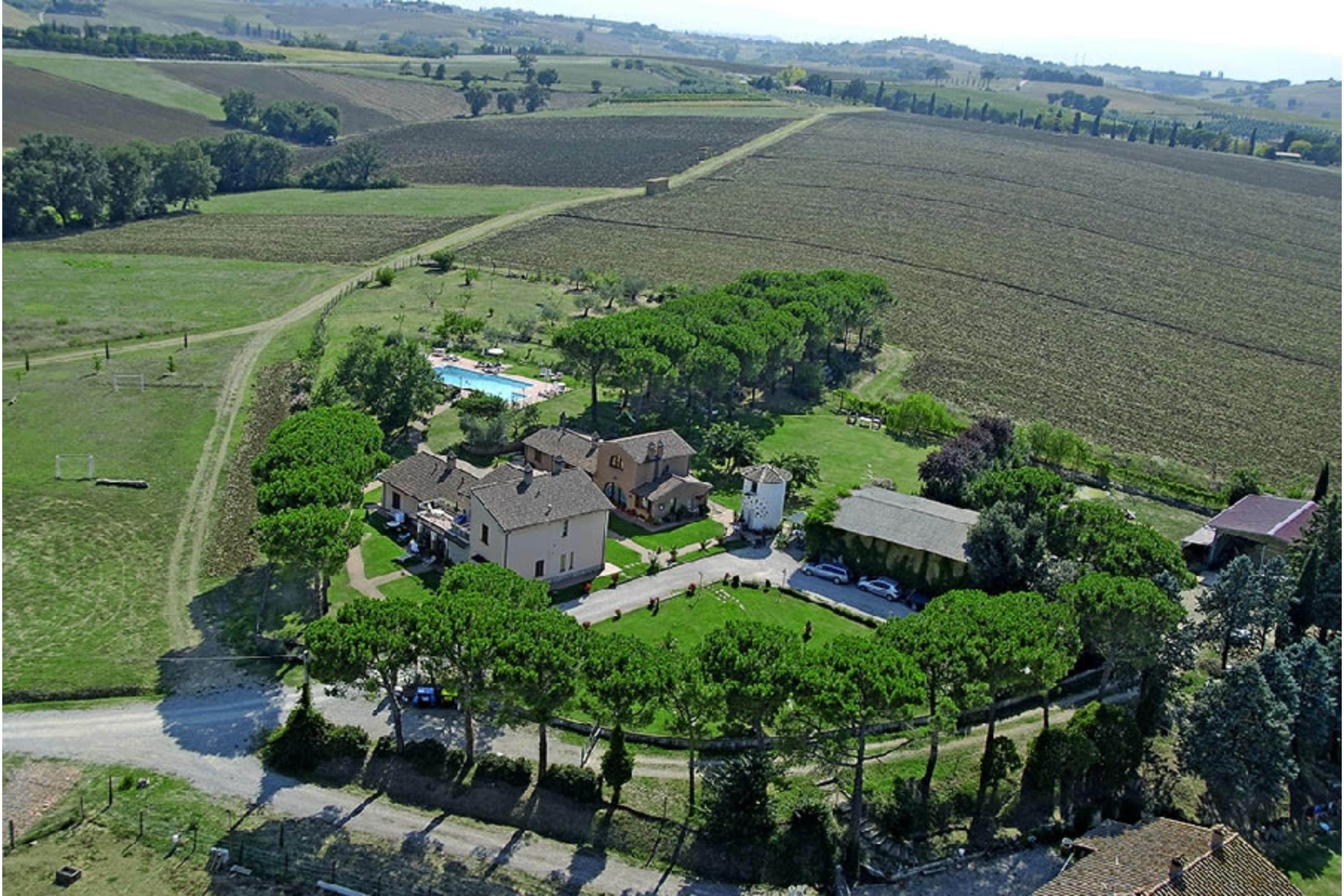 Timo apt con piscina condivisa