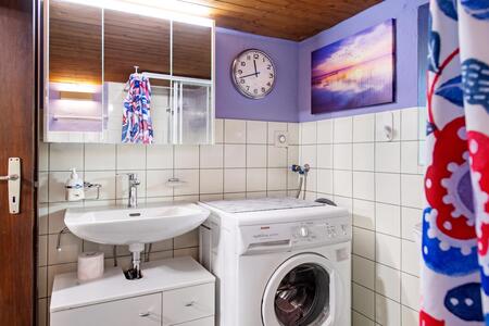 Badezimmer mit Dusche