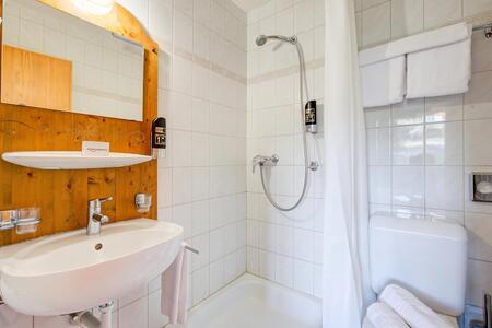 Baño con ducha