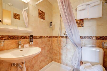 Baño con ducha