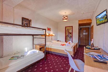 Cama